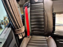 CAB087E3-D0B5-47A0-92F5-DDC0750987B2